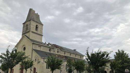 Indre-et-Loire : une tornade arrache le clocher de l'église de Saint-Nicolas-de Bourgueil