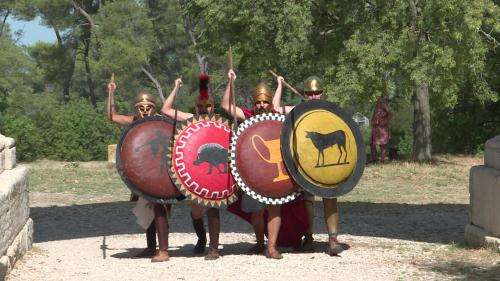 Combats de gladiateurs, manœuvres de légionnaires, courses de chars : une plongée dans l'Antiquité en Provence avec le Festival Arelate