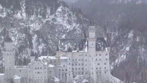 Allemagne : le château de Neuschwanstein, une perle au cœur des montagnes de Bavière