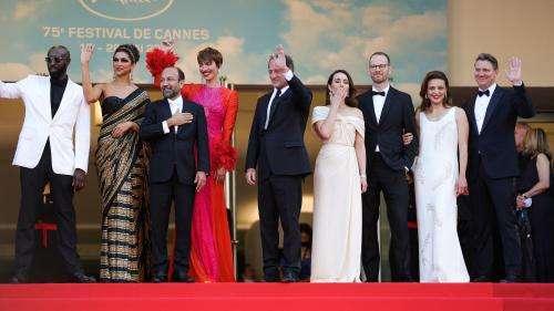 Festival de Cannes : suivez la cérémonie d'ouverture de la 75e édition emmenée par Virginie Efira et la première montée des marches du jury