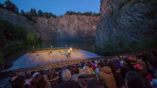 Au cœur d'un volcan immergé, le festival du Montpeloux dans le Puy-de-Dôme fait rimer culture avec nature