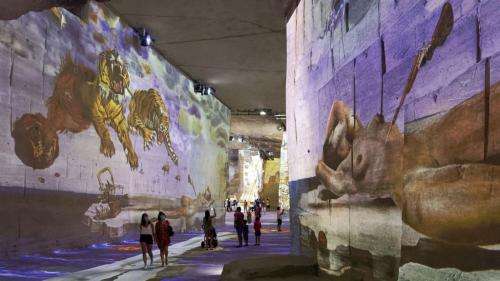 Carrières des Lumières aux Baux-de-Provence : Culturespaces, société spécialisée dans les expositions immersives, condamnée pour recel de favoritisme