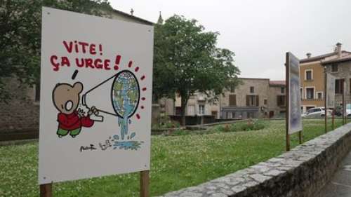 70 dessins de presse de Plantu au cœur d'une exposition en plein air à  Mornant dans le Rhône
