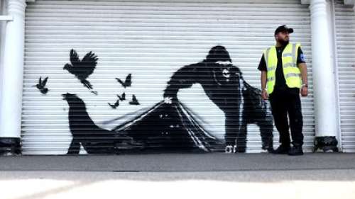 Banksy : un gorille libérateur conclut-il son bestiaire estival dans les rues de Londres ?