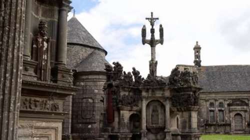 Bretagne : les enclos paroissiaux du Finistère veulent entrer au patrimoine mondial de l’Unesco