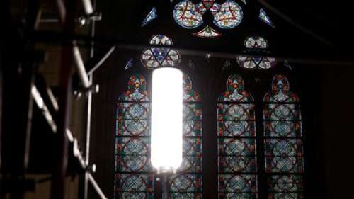 Notre-Dame : Buren, Di Rosa, Pei-Ming parmi la centaine de candidats en lice pour créer les nouveaux vitraux contemporains de la cathédrale