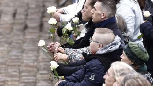 Attentat d'Arras : la femme de Dominique Bernard crée un prix littéraire pour adolescents