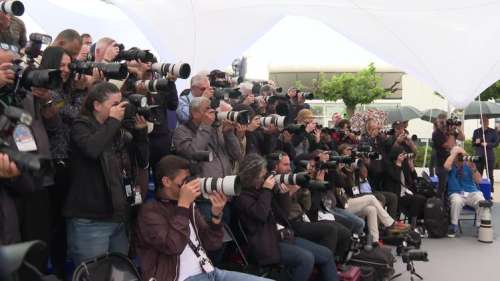 Festival de Cannes 2023 : dans les coulisses du photocall, un défilé de stars devant une nuée de photographes