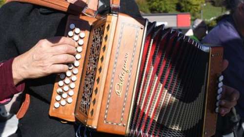 Le record du monde du concert d'accordéon le plus long battu dans le Nord