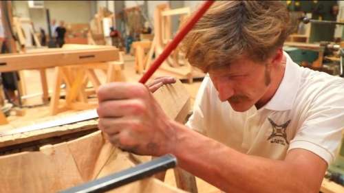 Notre-Dame de Paris : ces charpentiers qui œuvrent à la reconstruction des décors de la flèche