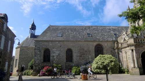 Menhirs détruits à Carnac : l'église de la ville visée par des tags