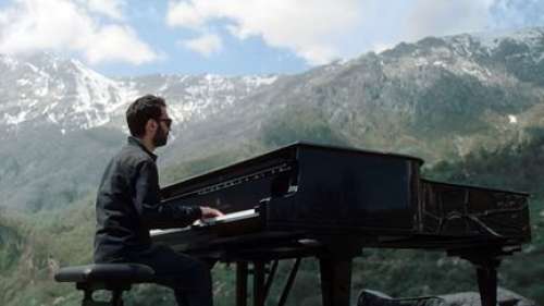 Avant son nouvel album annoncé pour le 30 août, le pianiste Tigran Hamasyan partage le très beau 
