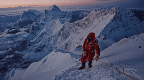 Cinéma : “Kaizen”, le film d’Inoxtag sur son ascension de l’Everest, bat tous les records