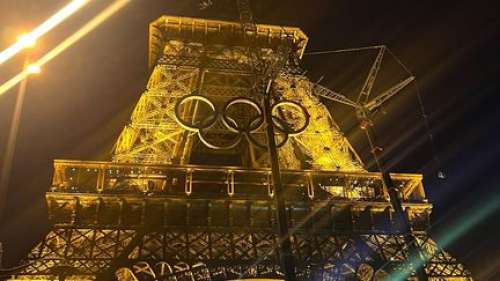 Paris 2024 : lasers, porteurs de flamme 