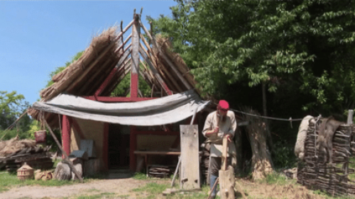 Bas-Rhin : des passionnés reconstituent un village médiéval