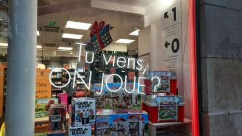 Jouets : la bataille des promotions avant Noël
