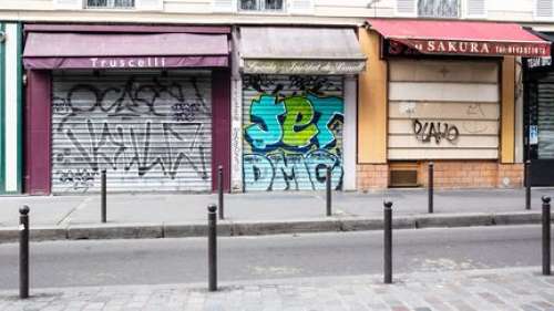 La mairie de Paris va subventionner des fresques artistiques sur les rideaux des commerces pour éviter les tags sauvages