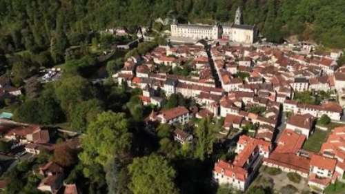 Au fil de la Dronne : Brantôme, son château et ses trésors