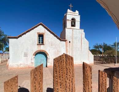 L’église de San Pedro de Atacama : Un joyau colonial au cœur du désert