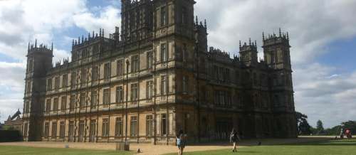 On a visité le vrai château de « Downton Abbey » (et c'était fabuleux)