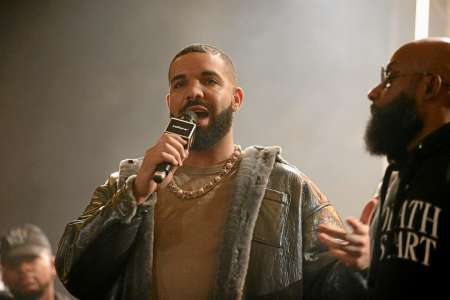 La bague à un million de dollars de Tupac Shakur rachetée par Drake