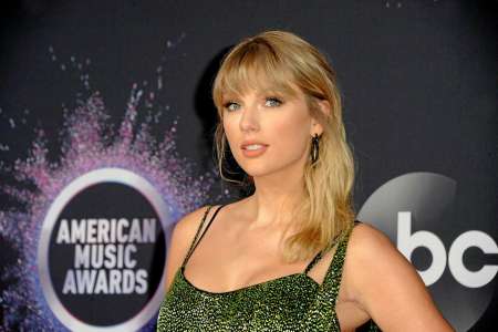 Taylor Swift détrône le King Elvis au classement Billboard