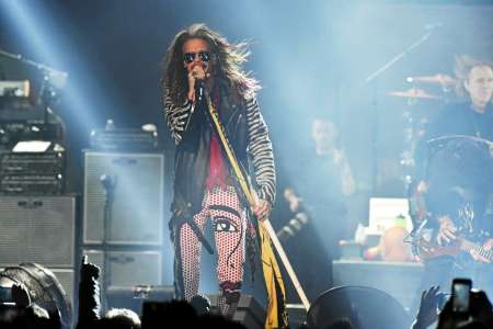 Steven Tyler blessé, Aerosmith met fin à sa carrière sur scène