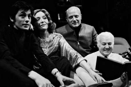 Mort d’Alain Delon : quand la star brillait sur les planches