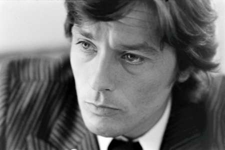 « Merci, génie », « homme fatal » : la presse internationale salue la mémoire d’Alain Delon