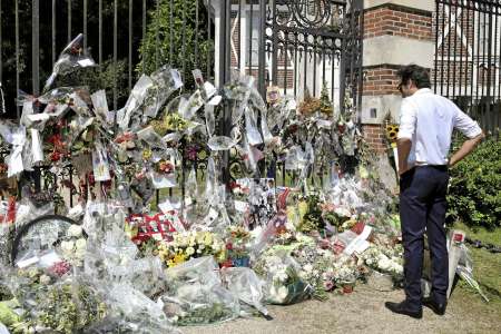 Cérémonie, invités, minute de silence… ce que l’on sait des obsèques d’Alain Delon