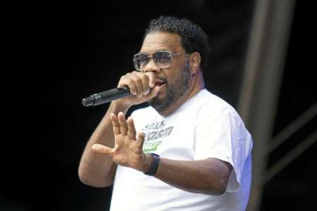 États-Unis : le rappeur Fatman Scoop meurt brutalement après s'être écroulé sur scène