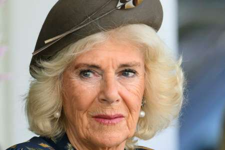 Camilla : infection pulmonaire et repos forcé
