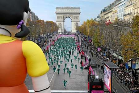 « Squid Game » : on a assisté à l’événement XXL organisé par Netflix sur les Champs-Élysées