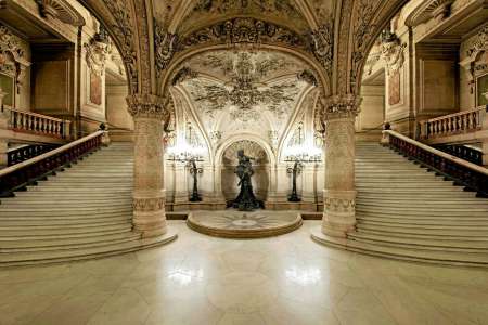 Fantôme, malédiction, superstitions… : la légende noire de l’Opéra Garnier