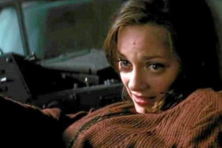 La mort ratée de Marion Cotillard dans Batman
