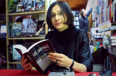 La belle histoire	            Native de l'Yonne, Karyn Poupée est l'héroïne d’un manga