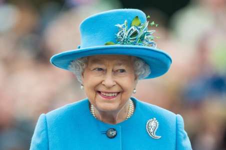 Mort d’Elizabeth II : Nabilla moquée après un tweet, elle met les choses au clair