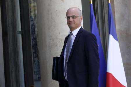 « Je viens d’être agressé » : Jean-Michel Blanquer aspergé de mousse pendant sa campagne, la vidéo dévoilée