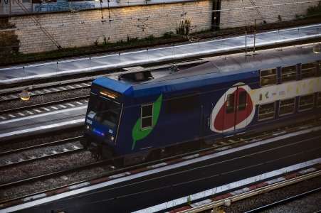 Trains bloqués à Gare du Nord : les vidéos chocs des passagers évacués