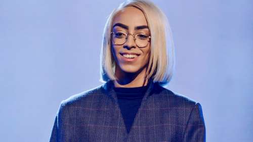 Bilal Hassani s’affiche à moitié nu : il met le feu sur Instagram