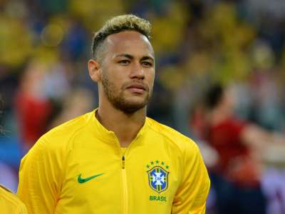 Neymar infidèle à sa copine enceinte, il prend la parole