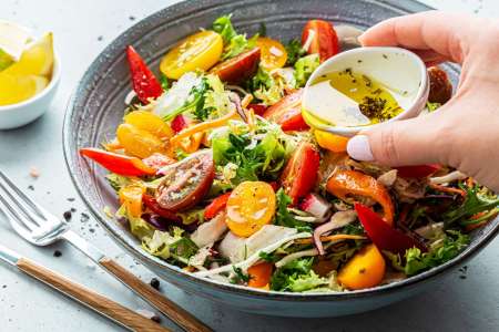 La meilleure sauce pour vos salades ne contient que 3 ingrédients, voici la recette