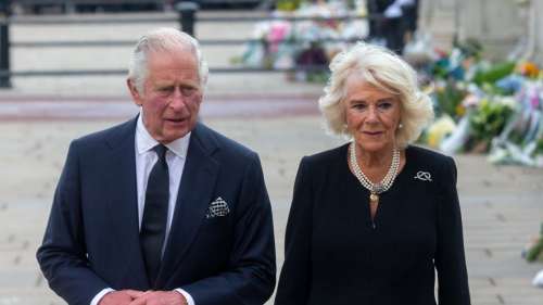 Charles III : cette règle royale enfreinte devant Camilla Parker Bowles, le roi dans l'embarras