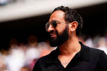 Cyril Hanouna (49 ans) parade dans Saint-Tropez avec une voiture à plusieurs centaines de milliers d'euros