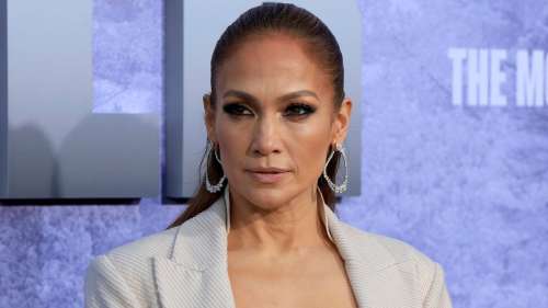 Jennifer Lopez embrasse un autre homme que Ben Affleck lors de sa fête d’anniversaire Bridgerton