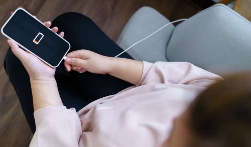 Facture d'électricité : cette erreur à éviter absolument avec son chargeur de téléphone