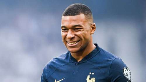 Kylian Mbappé très proche d'un célèbre cuisiner, ce baiser inattendu qui surprend : 