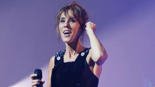 Zaz moquée et humiliée, la chanteuse fait de bouleversantes confidences : « On m'a souvent traitée de…