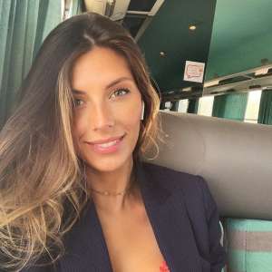 Camille Cerf : L’ancienne Miss France se confie sur ses relations lesbiennes