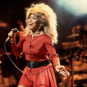 Pourquoi Tina Turner a quitté les États-Unis et est devenue citoyenne suisse : “On se sentait comme chez soi tout de suite”